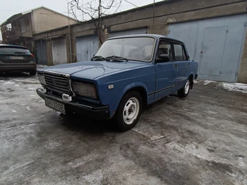 Авто ВАЗ 2107 1984 № 8423284