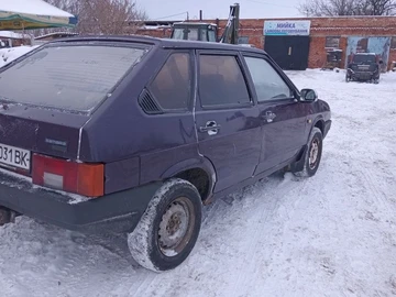 Авто ВАЗ 2109 1993 № 8423324