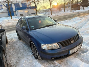 Авто Volkswagen Passat Sedan 1999 № 8423535