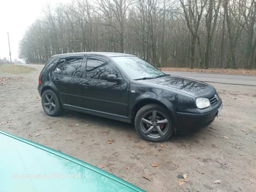 Авто Volkswagen Golf 2000 № 8424016