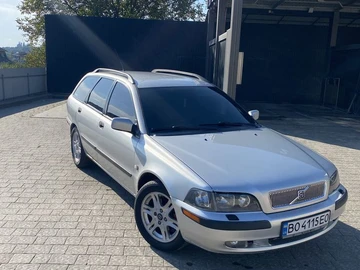 Авто Volvo V40 Kombi 2001 № 8424966
