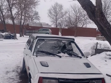 Авто ВАЗ 2109 1993 № 8425634