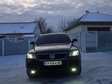 Авто Volkswagen Touareg 2004 № 8426017
