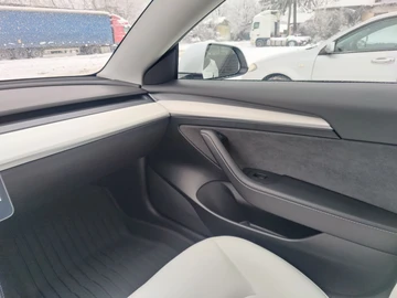 Авто Tesla Model 3 2021 № 8426051