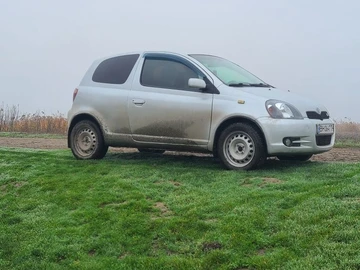 Авто Toyota Yaris 2001 № 8426614