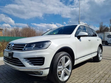 Авто Volkswagen Touareg 2016 № 8427473