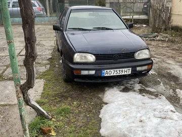 Авто Volkswagen Golf 1999 № 8428974