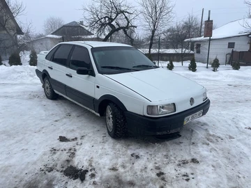 Авто Volkswagen Passat Sedan 1989 № 8429011