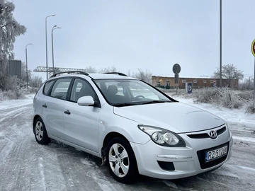 Авто Hyundai I30 2010 № 8429280