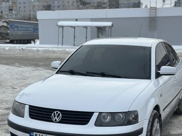 Авто Volkswagen Passat Sedan 2000 № 8430061