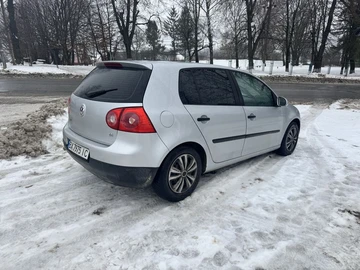 Авто Volkswagen Golf 2004 № 8430216