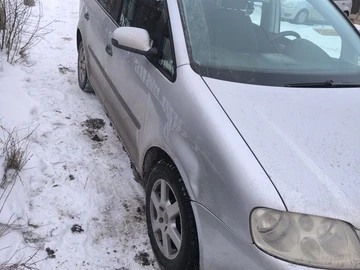 Авто Volkswagen Touran 2003 № 8431365