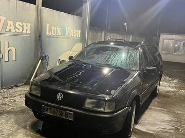 Авто Volkswagen Passat Variant 1992 № 8431732