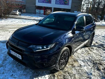 Авто Mitsubishi Outlander 2020 № 8432103