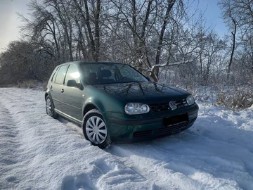 Авто Volkswagen Golf 2000 № 8432208