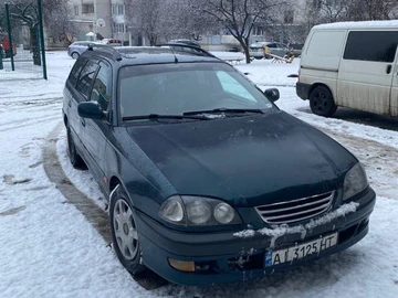 Авто Toyota Avensis 2002 № 8434156