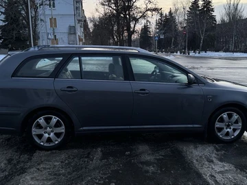 Авто Toyota Avensis 2004 № 8434489