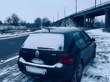 Авто Volkswagen Golf 1999 № 8434566