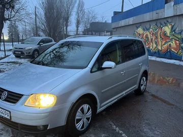 Авто Volkswagen Touran 2005 № 8434596