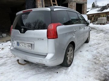Авто Peugeot 5008 2012 № 8435096