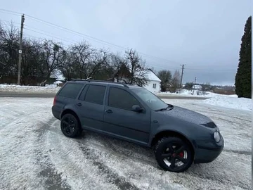 Авто Volkswagen Golf 2000 № 8436061