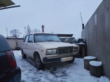Авто ВАЗ 2107 1988 № 8436366