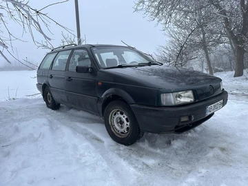 Авто Volkswagen Passat Variant 1992 № 8437065