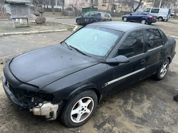 Авто Opel Vectra 1998 № 8437596