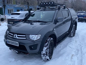 Авто Mitsubishi L 200 2011 № 8437697