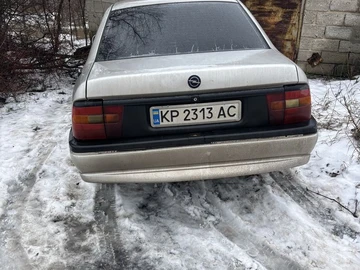 Авто Opel Vectra 1993 № 8438000