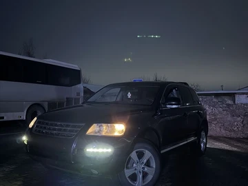 Авто Volkswagen Touareg 2005 № 8438668