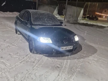 Авто Volkswagen Passat Sedan 2001 № 8439009