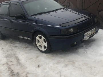 Авто Volkswagen Passat Sedan 1988 № 8439460