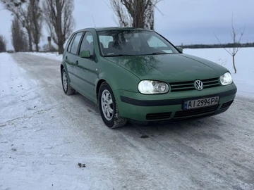 Авто Volkswagen Golf 2000 № 8439566