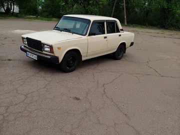 Авто ВАЗ 2107 1985 № 8440207