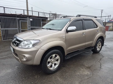 Авто Toyota Fortuner 2006 № 8440210
