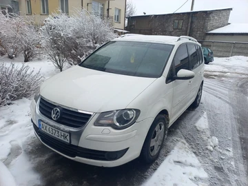 Авто Volkswagen Touran 2009 № 8440222
