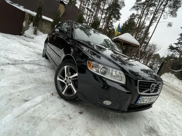 Авто Volvo V50 2012 № 8440946