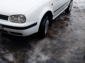 Авто Volkswagen Golf 1999 № 8441305