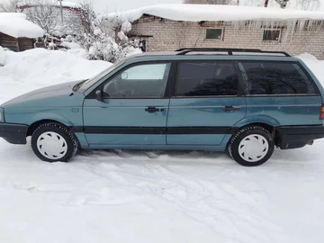 Авто Volkswagen Passat Hatchback 1989 № 8441629