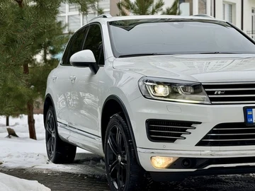 Авто Volkswagen Touareg 2017 № 8443110