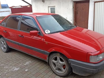 Авто Volkswagen Passat Sedan 1993 № 8443897