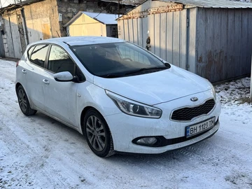 Авто KIA Cee X27 D 2013 № 8444066