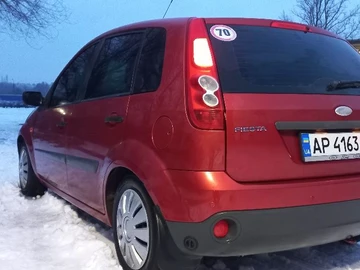 Авто Ford Fiesta 2006 № 8444090
