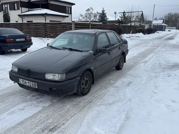 Авто Volkswagen Passat Sedan 1992 № 8444191