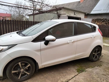 Авто Ford Fiesta 2011 № 8444771