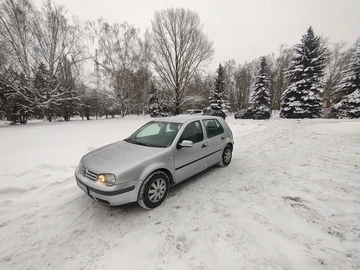 Авто Volkswagen Golf 2001 № 8445009