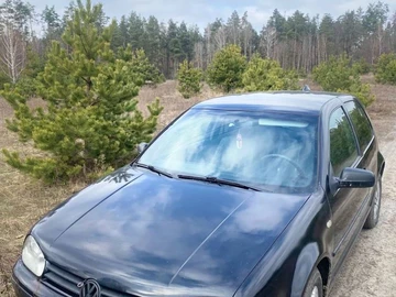 Авто Volkswagen Golf 1999 № 8445019