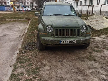 Авто Jeep Liberty 2004 № 8446150