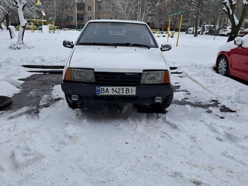 Авто ВАЗ 2109 1992 № 8446438